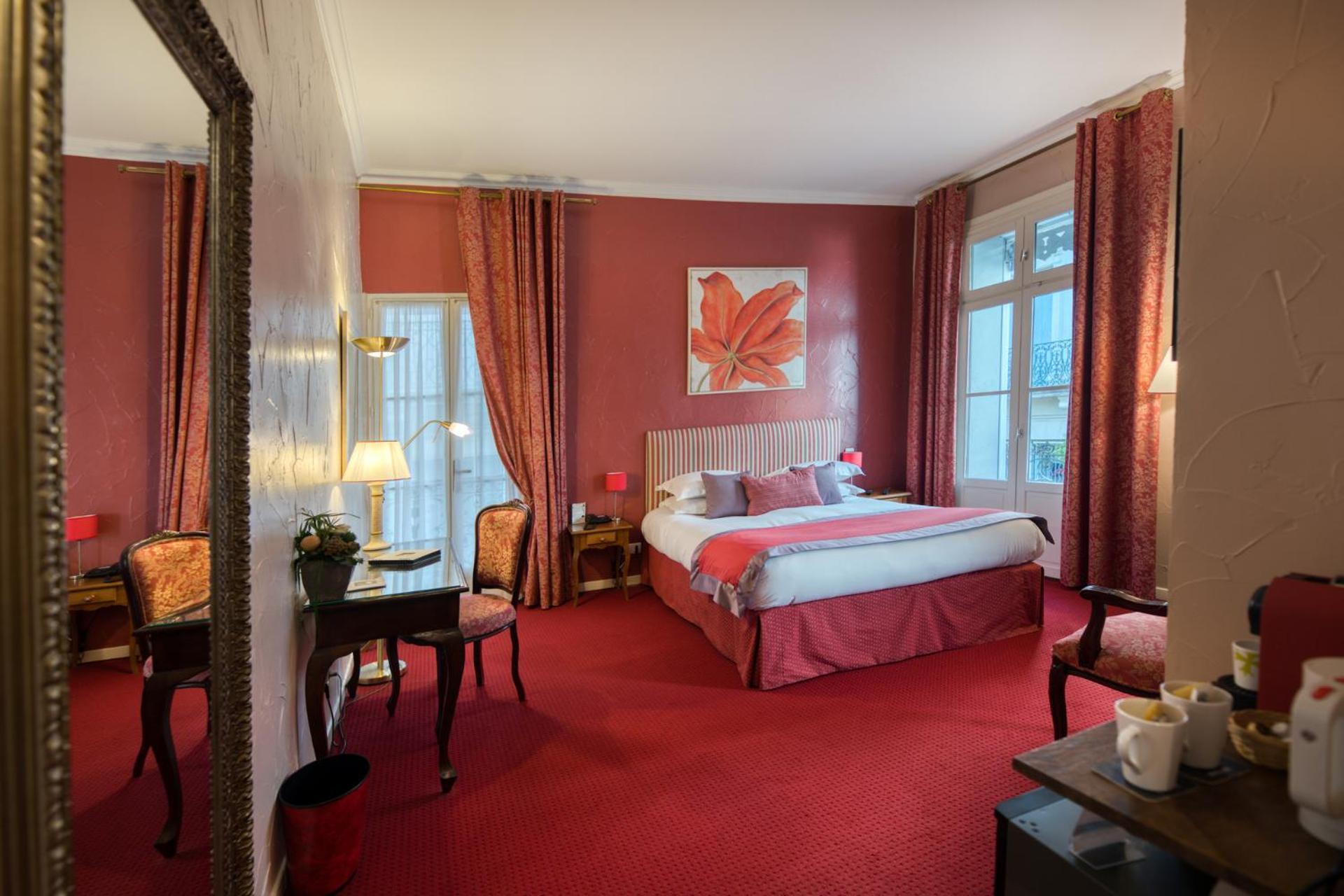 Hotel D'Aragon - Place De La Comedie Montpellier Dış mekan fotoğraf