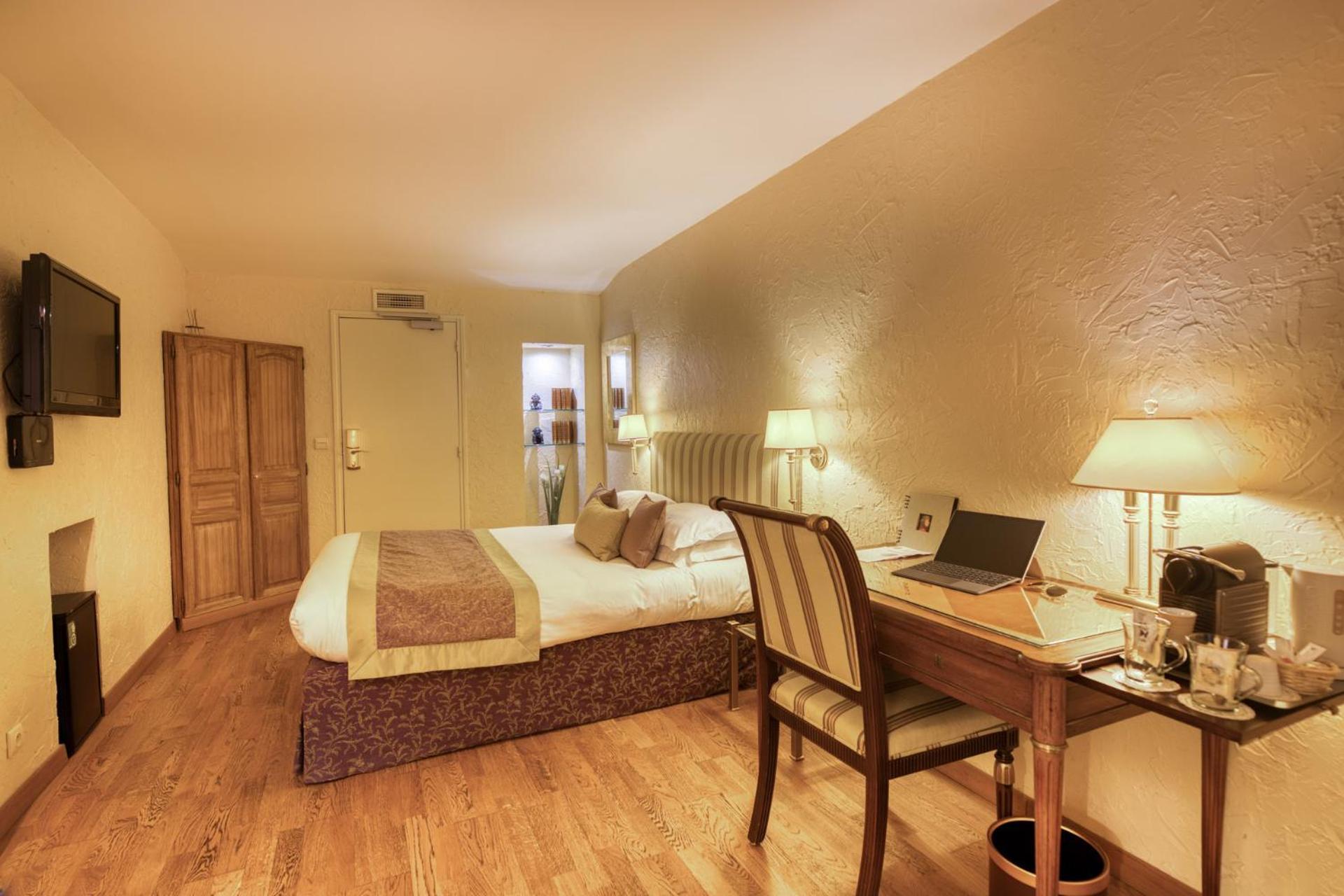 Hotel D'Aragon - Place De La Comedie Montpellier Dış mekan fotoğraf
