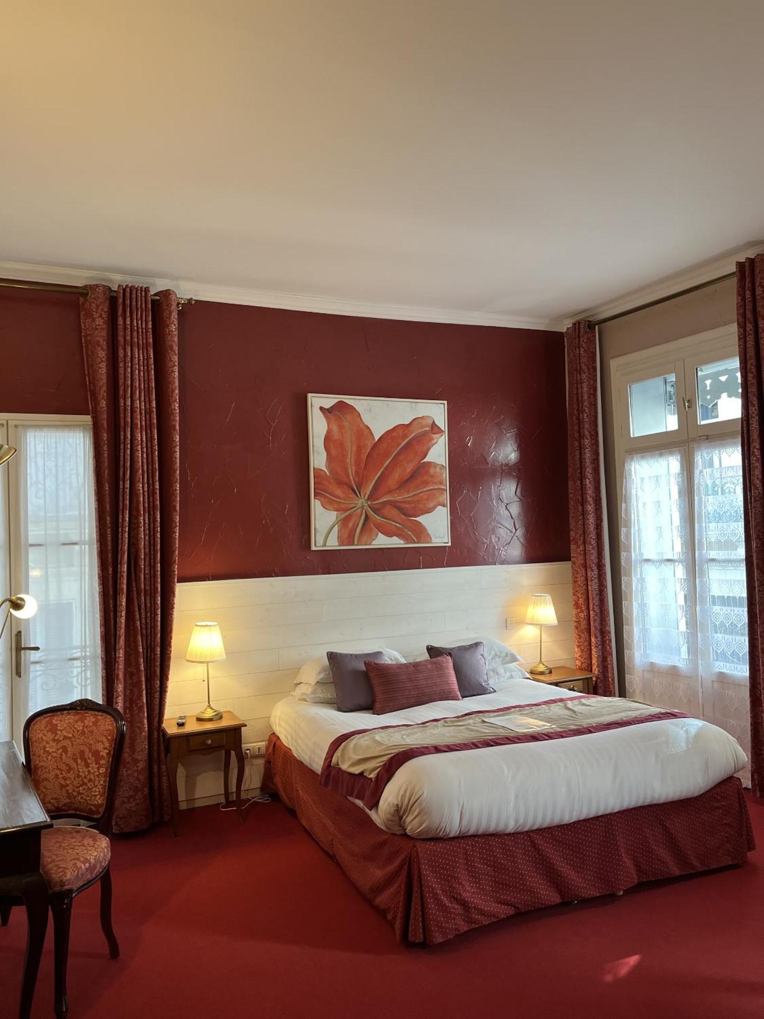 Hotel D'Aragon - Place De La Comedie Montpellier Dış mekan fotoğraf
