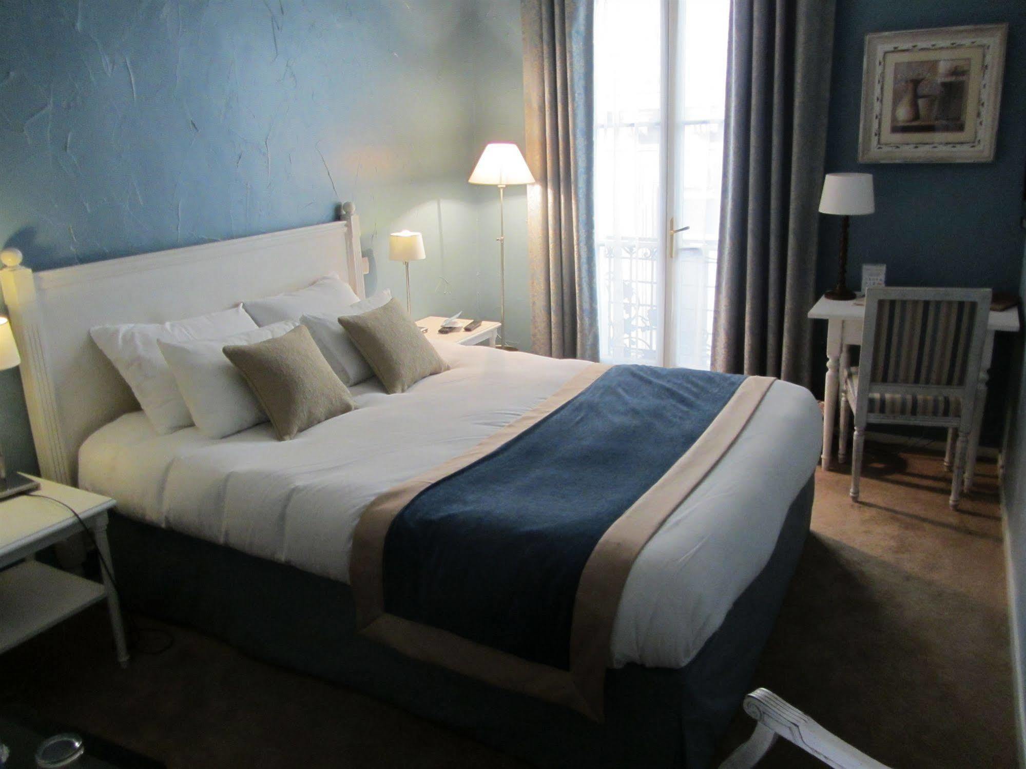 Hotel D'Aragon - Place De La Comedie Montpellier Dış mekan fotoğraf